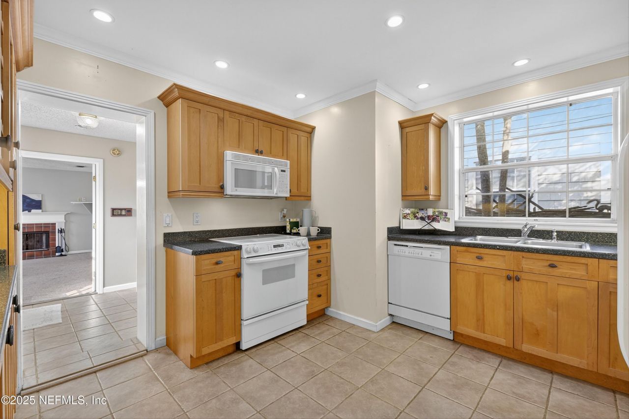1425 Pinetree Road, Jacksonville, FL 32207 Photo