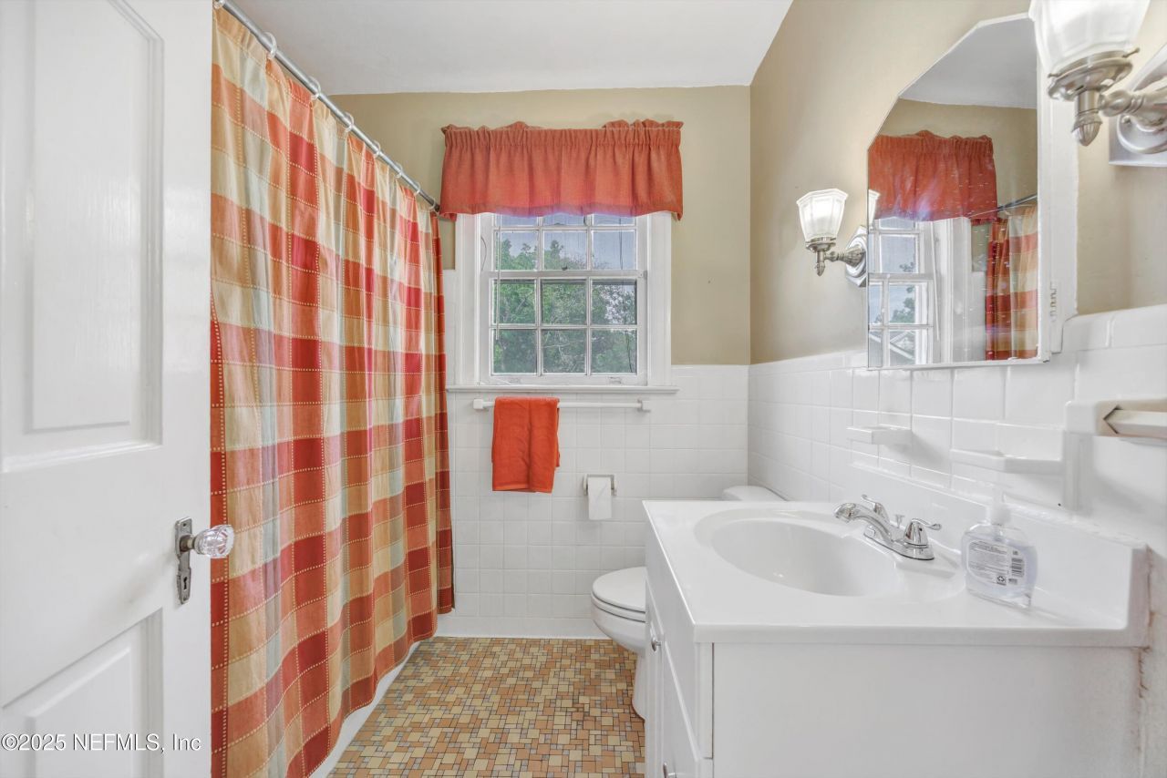 1425 Pinetree Road, Jacksonville, FL 32207 Photo