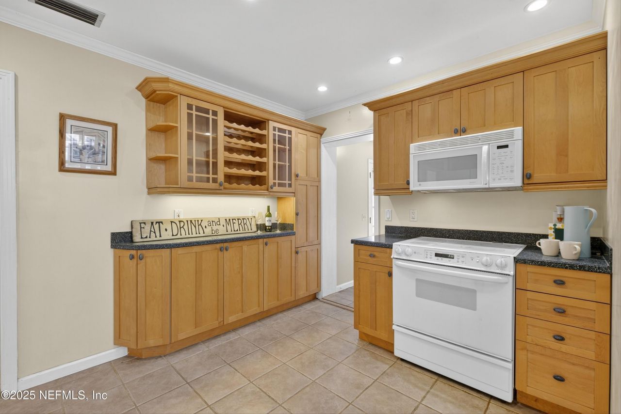 1425 Pinetree Road, Jacksonville, FL 32207 Photo