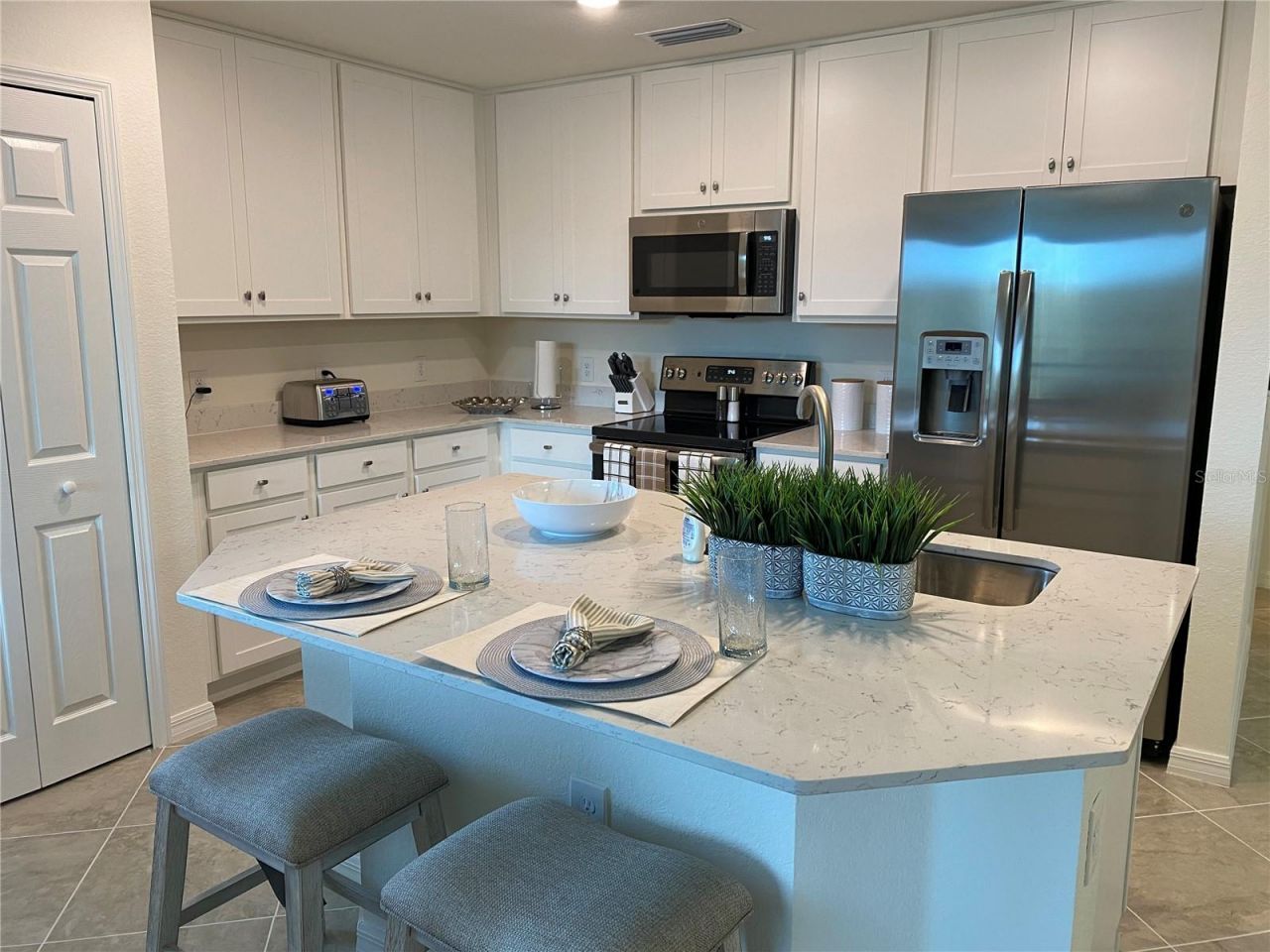 17510 Gawthrop Drive, Unit 208, Bradenton, FL 34211 Photo