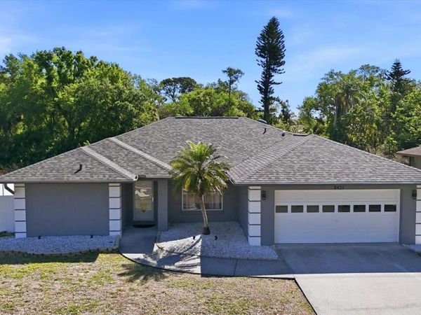 8421 COUNTRY PARK WAY , SARASOTA, FL 34243