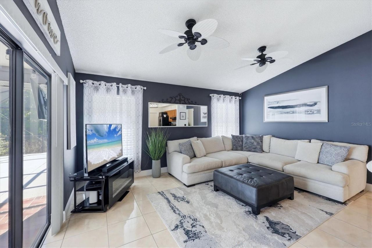 8421 Country Park Way, Sarasota, FL 34243 Photo