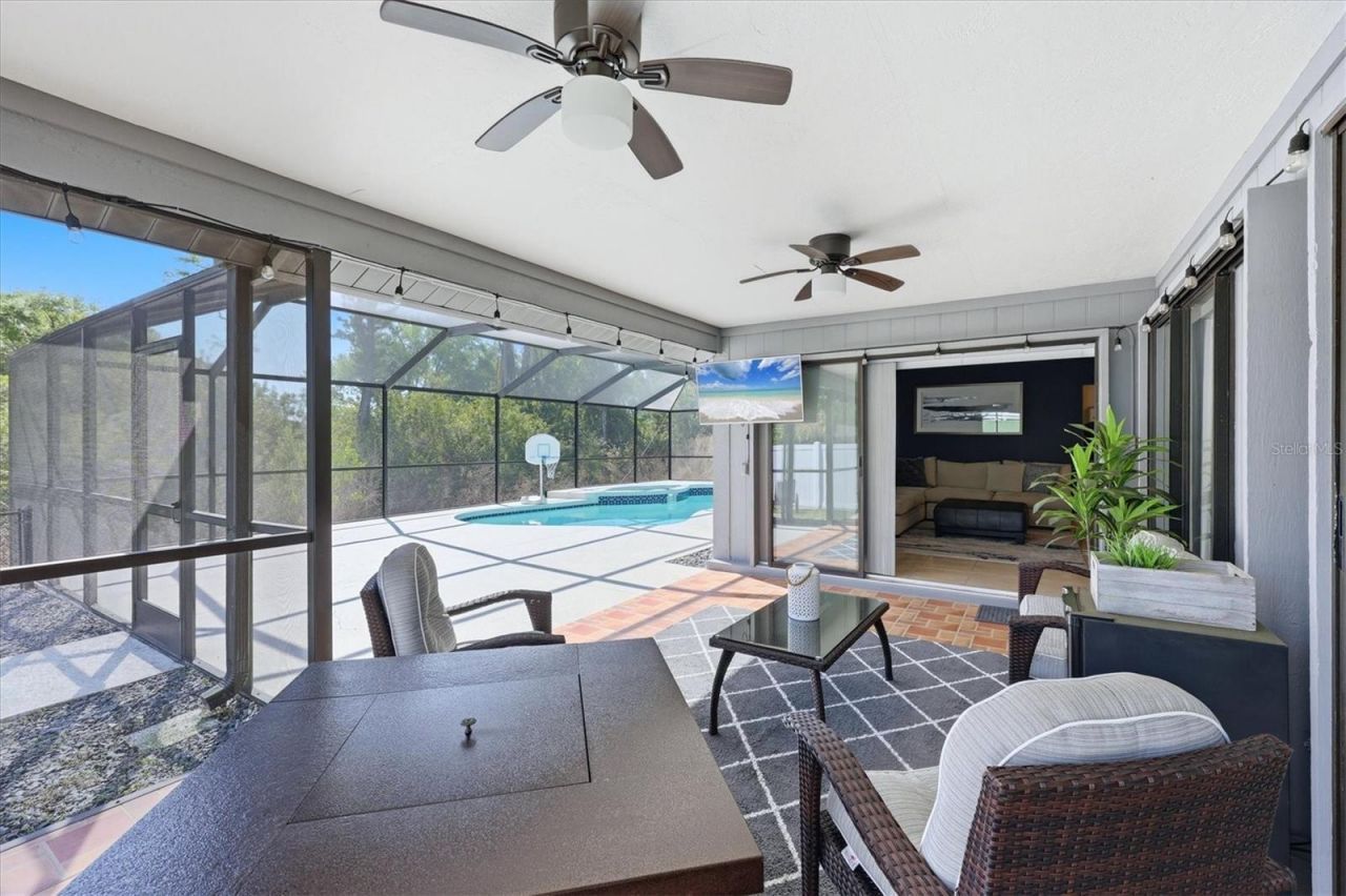 8421 Country Park Way, Sarasota, FL 34243 Photo