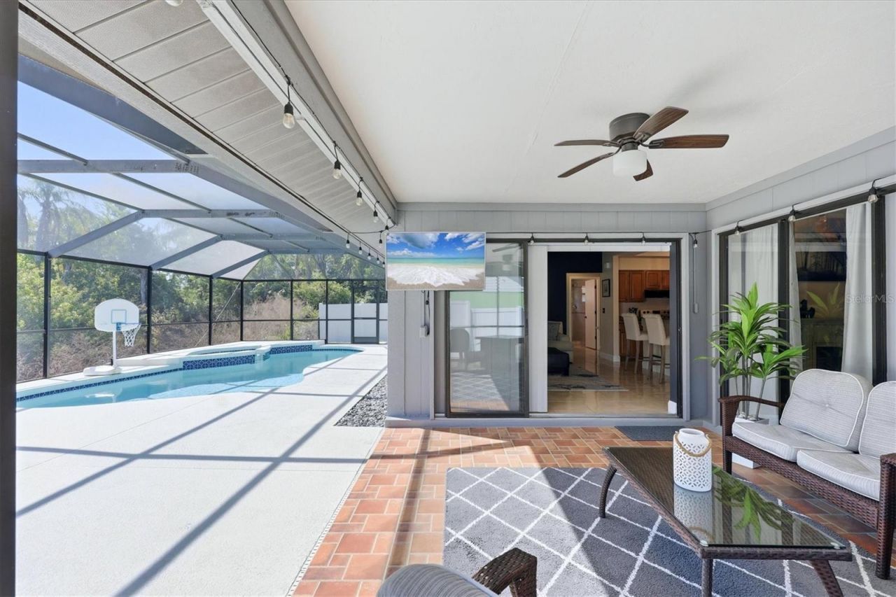 8421 Country Park Way, Sarasota, FL 34243 Photo