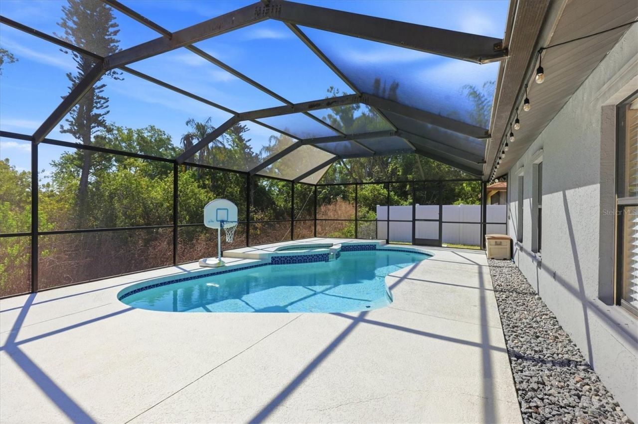 8421 Country Park Way, Sarasota, FL 34243 Photo