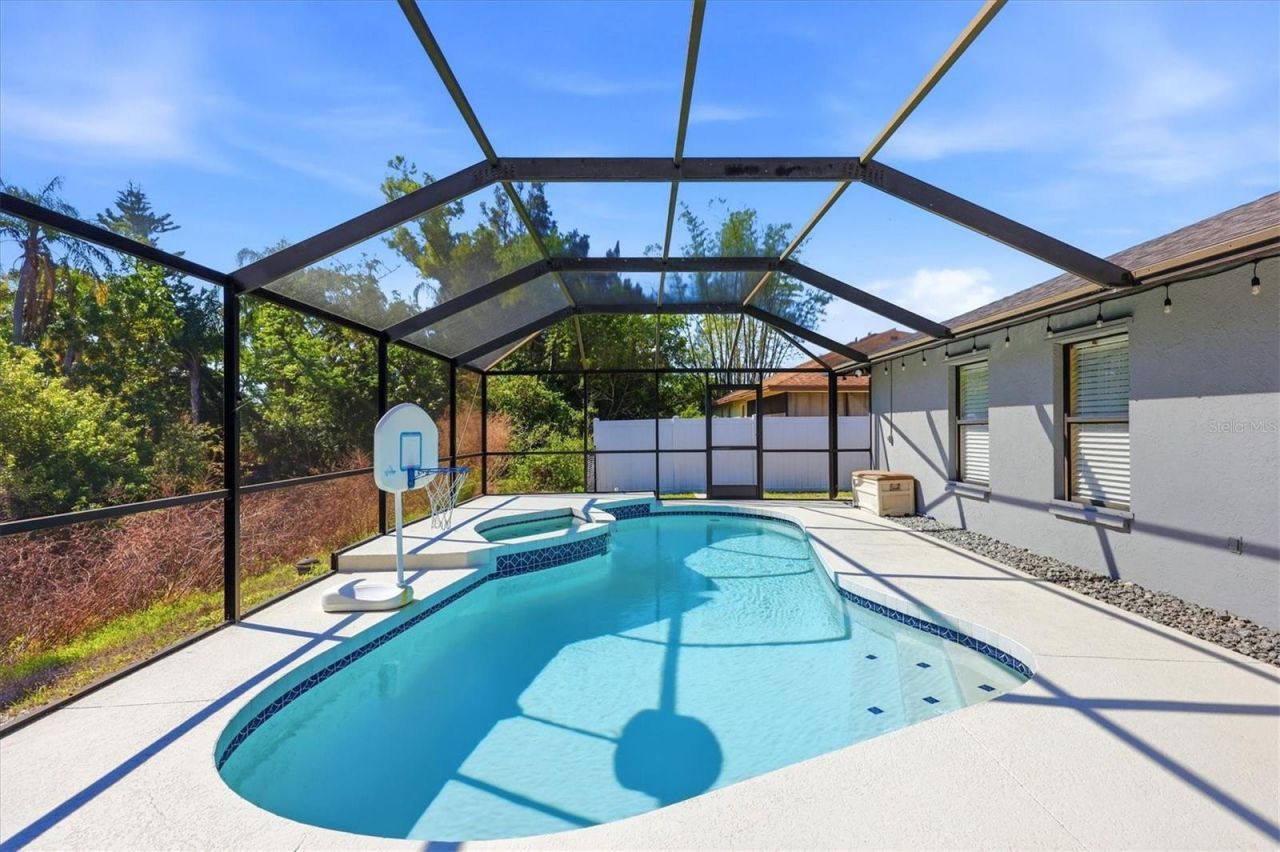 8421 Country Park Way, Sarasota, FL 34243 Photo