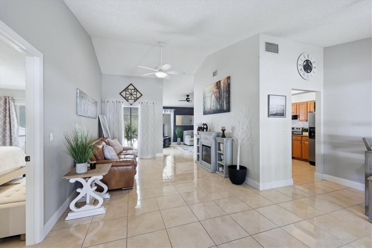 8421 Country Park Way, Sarasota, FL 34243 Photo