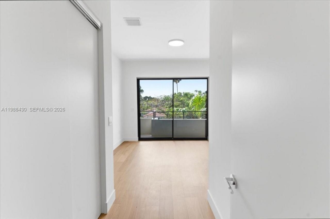 2925 SW 36th Ave , Miami, FL 33133 Photo