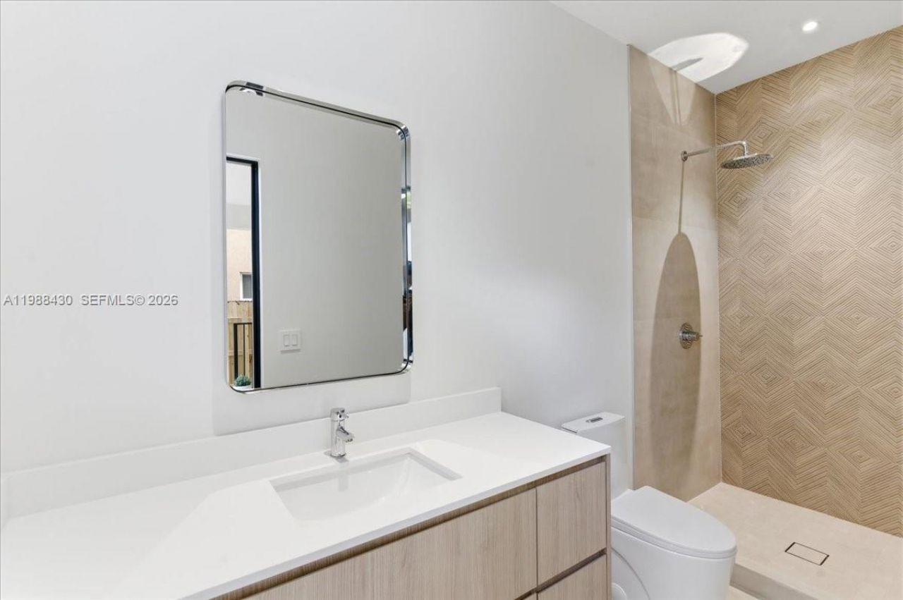 2925 SW 36th Ave , Miami, FL 33133 Photo