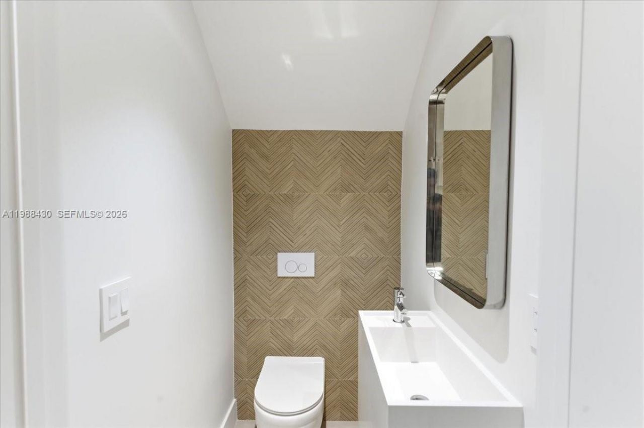 2925 SW 36th Ave , Miami, FL 33133 Photo