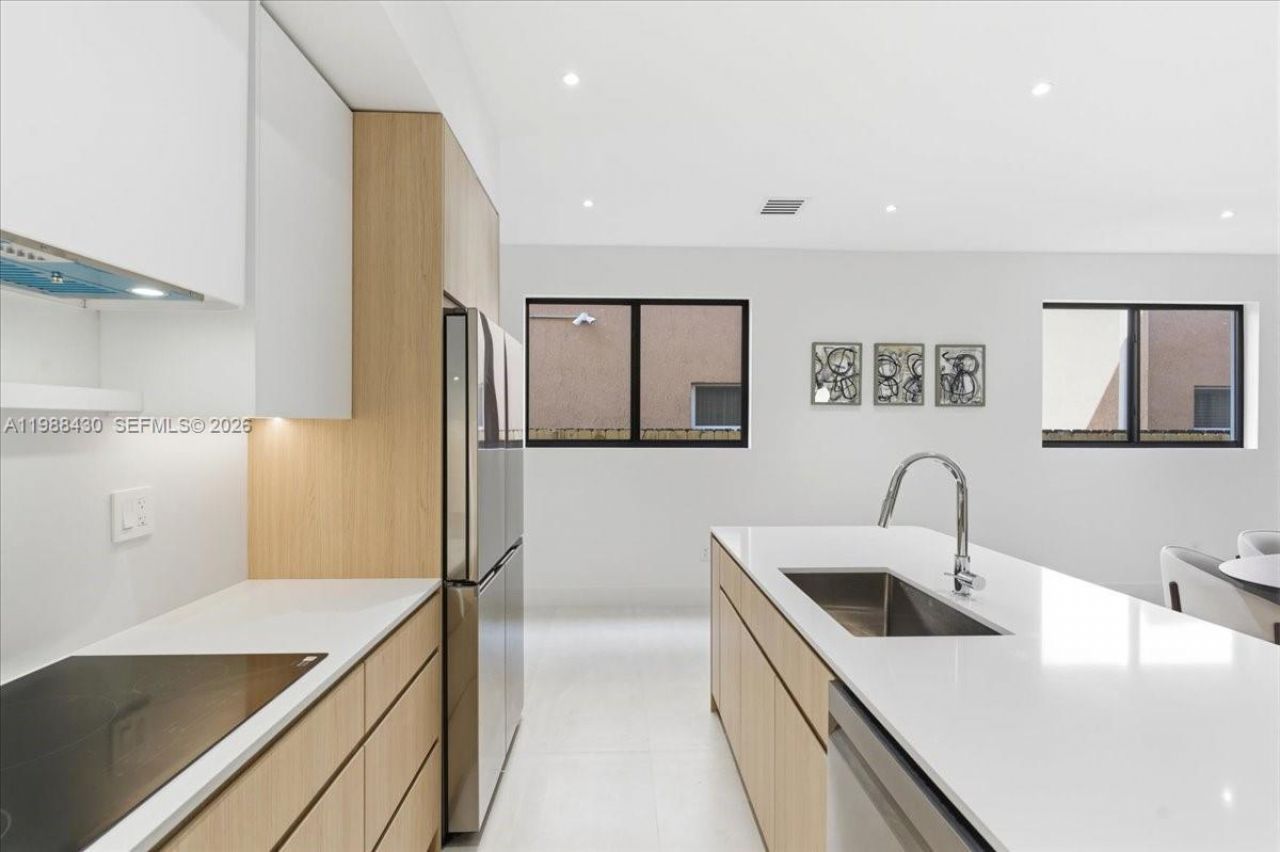 2925 SW 36th Ave , Miami, FL 33133 Photo