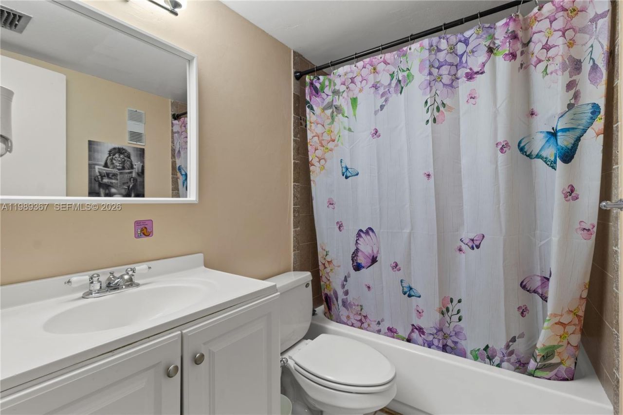 6855 W Broward Blvd , Unit 201, Plantation, FL 33317 Photo