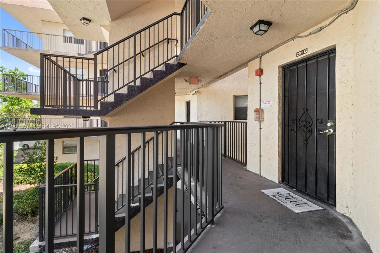 6855 W Broward Blvd , Unit 201, Plantation, FL 33317 Photo