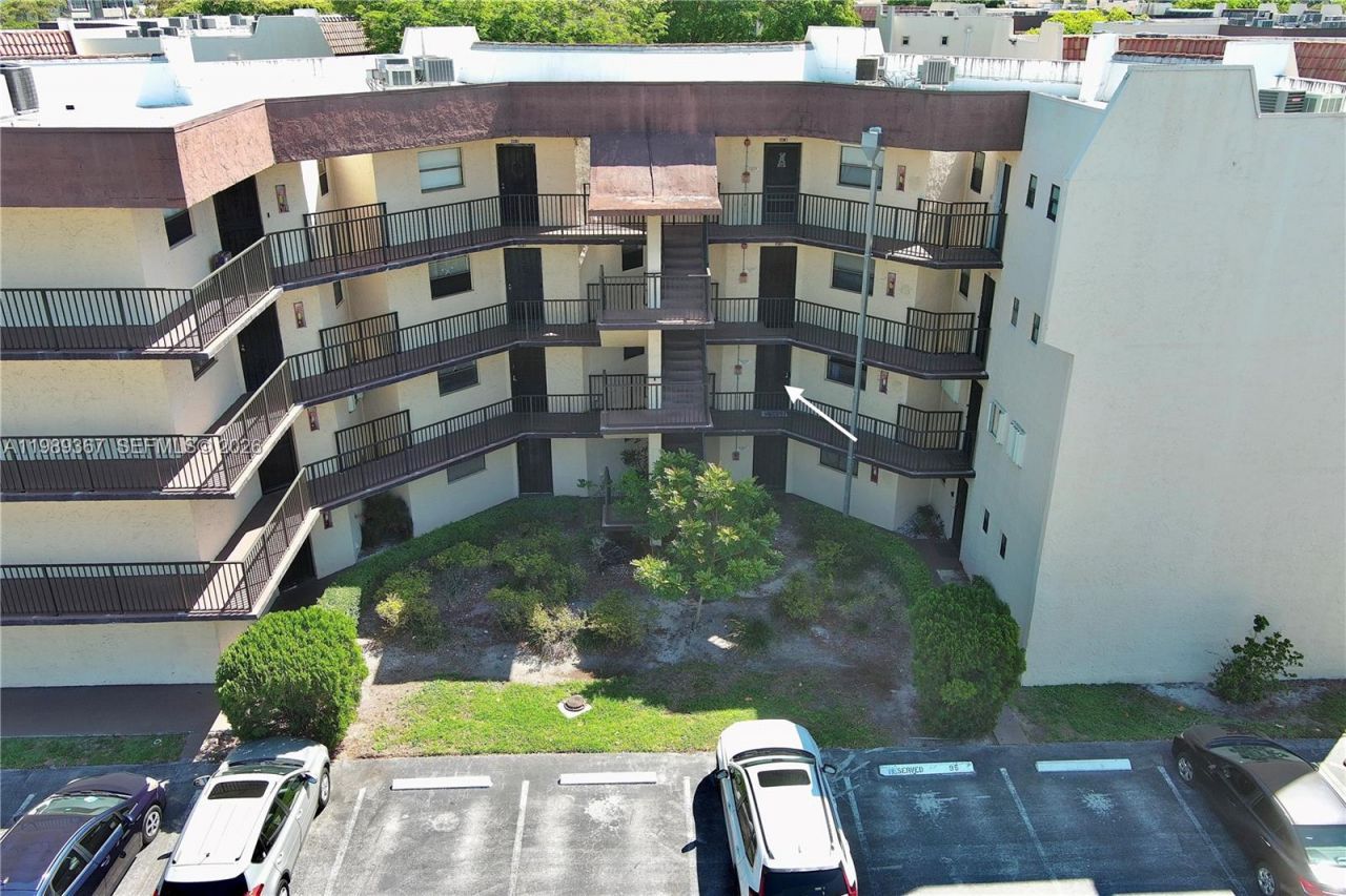 6855 W Broward Blvd , Unit 201, Plantation, FL 33317 Photo