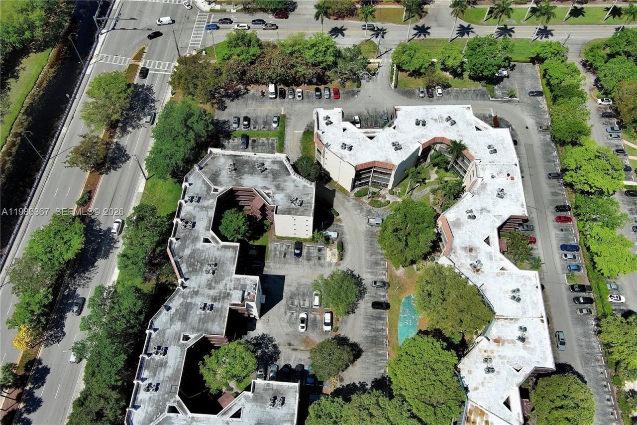 6855 W Broward Blvd , Unit 201, Plantation, FL 33317 Photo