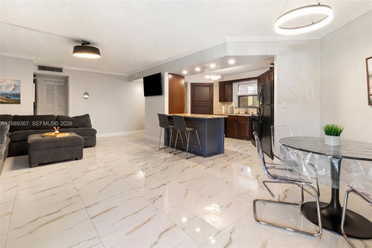 6855 W Broward Blvd , Unit 201, Plantation, FL 33317 Photo