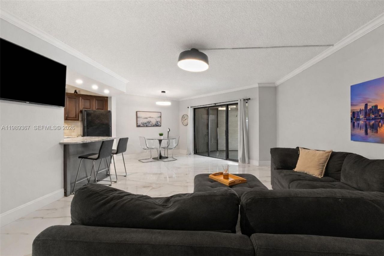 6855 W Broward Blvd , Unit 201, Plantation, FL 33317 Photo