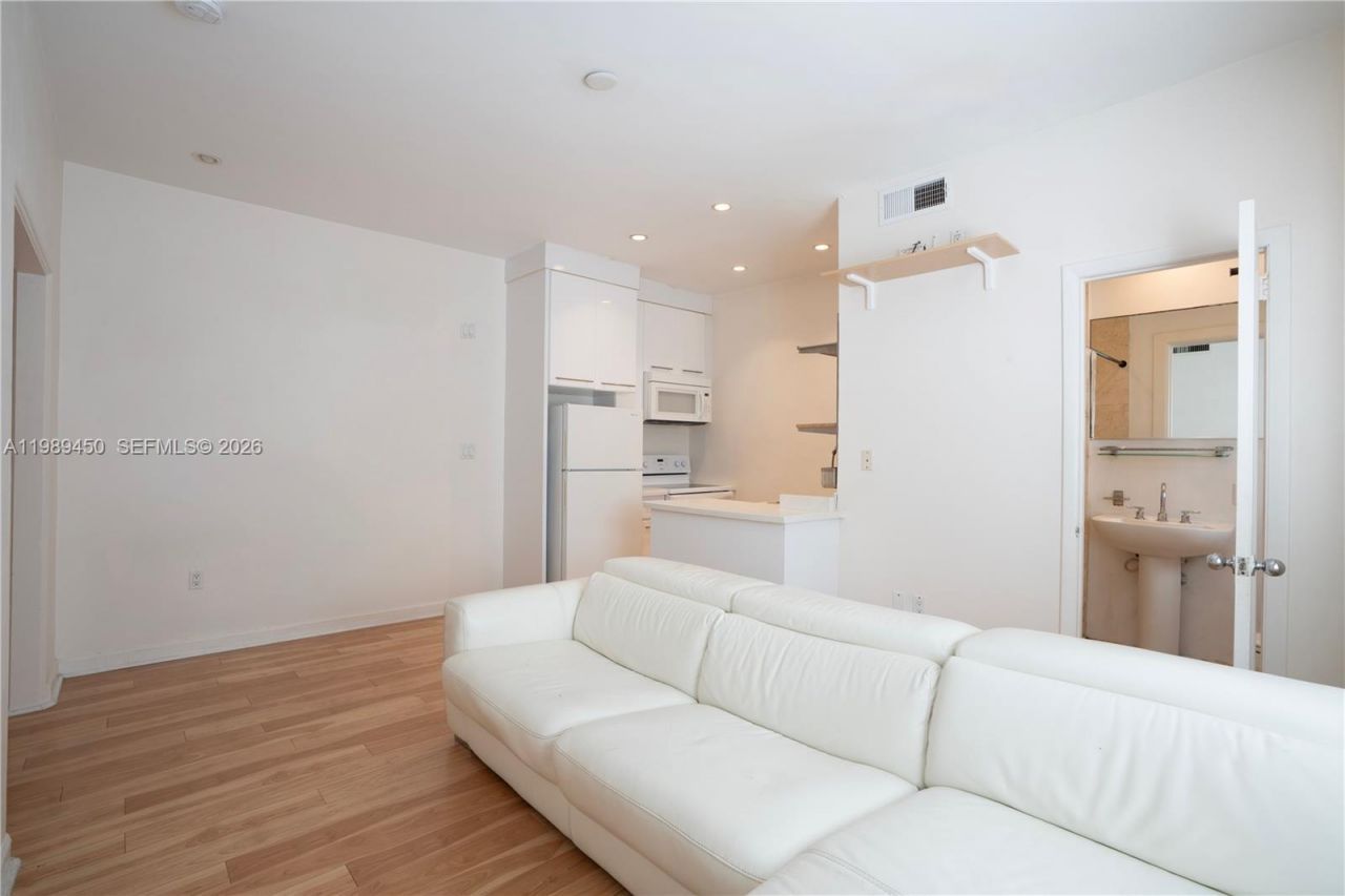 1211 Pennsylvania Ave, Unit E1, Miami Beach, FL 33139 Photo