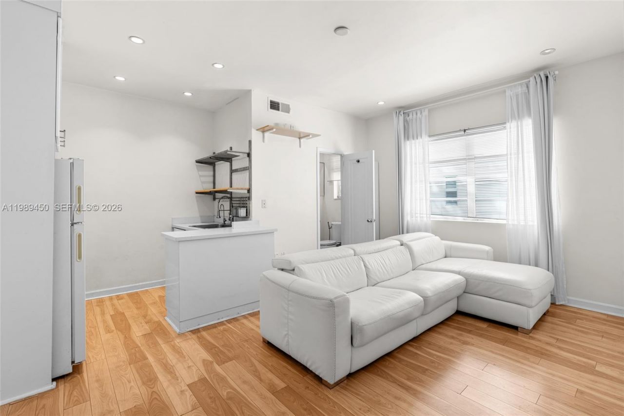 1211 Pennsylvania Ave, Unit E1, Miami Beach, FL 33139 Photo