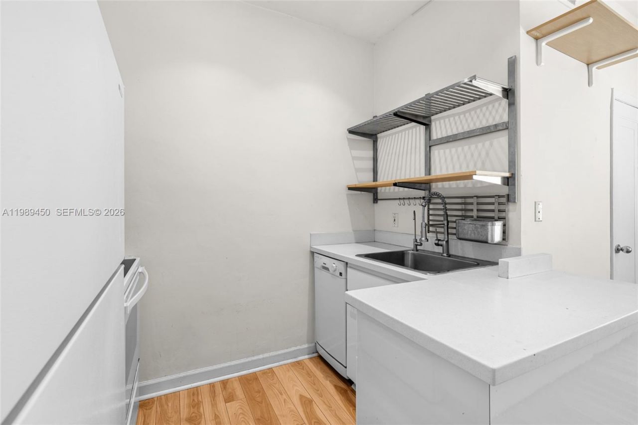 1211 Pennsylvania Ave, Unit E1, Miami Beach, FL 33139 Photo