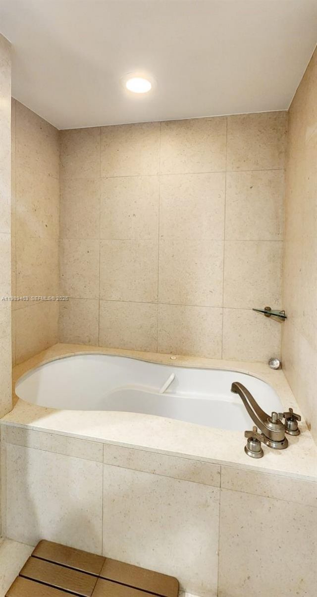 6801 Collins Ave, Unit LPH05, Miami Beach, FL 33141 Photo