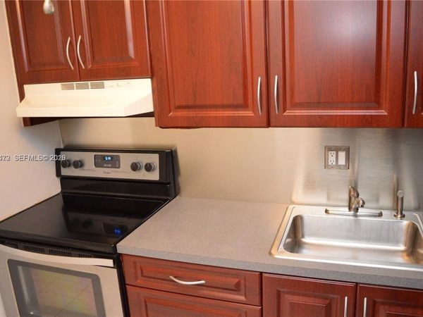 9 NE 19th Ct, Unit 204C, Wilton Manors, FL 33305