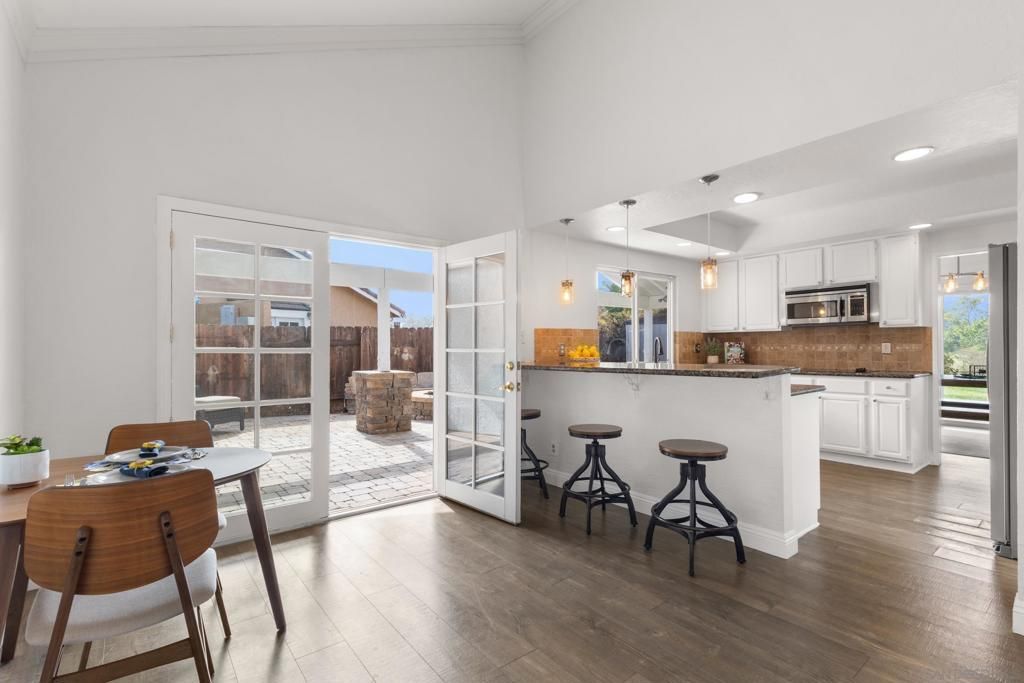 761 Rocking Horse Rd, Vista, CA 92081 Main Photo