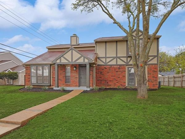 402 Creekmeadow Lane, Lewisville, TX 75067