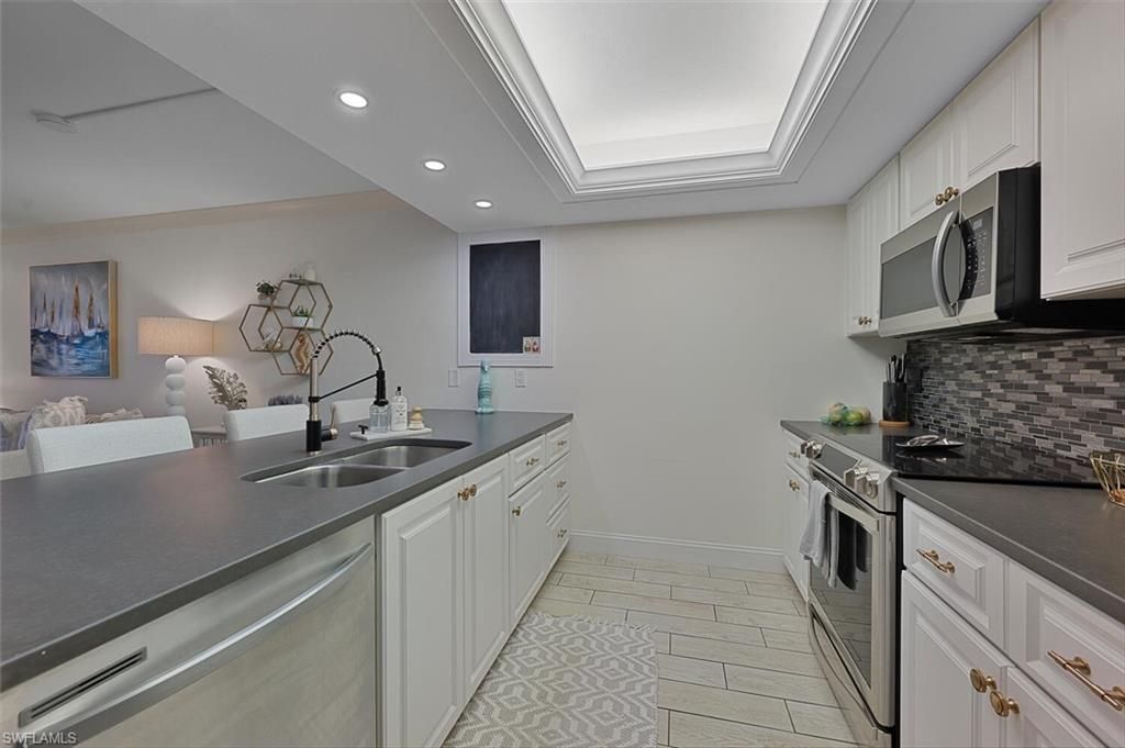 154 Cypress Way E, Unit 1102, Naples, FL 34110 Photo