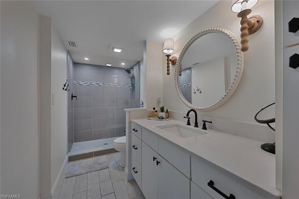 154 Cypress Way E, Unit 1102, Naples, FL 34110 Photo