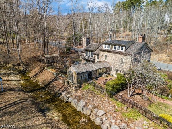 34 Water St, Tewksbury, NJ 08833