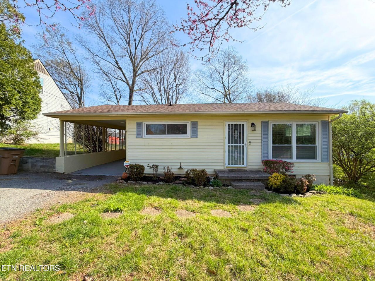 5606 Collette Rd, Knoxville, TN 37918 Main Photo