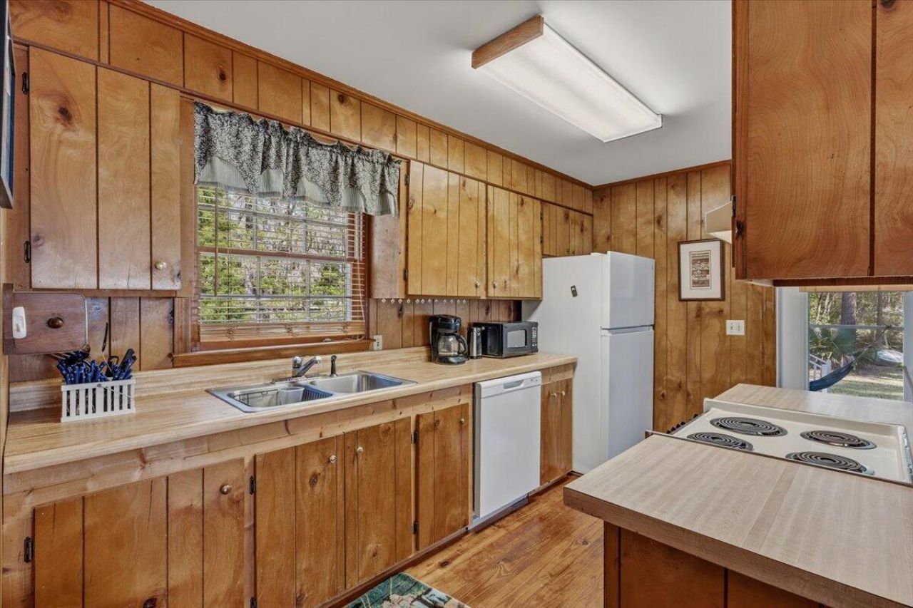 158 Crumley Road Photo 13