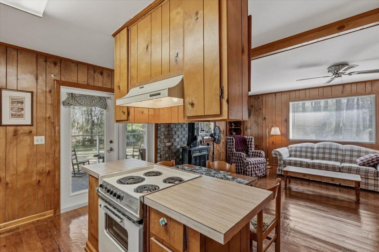 158 Crumley Road Photo 38