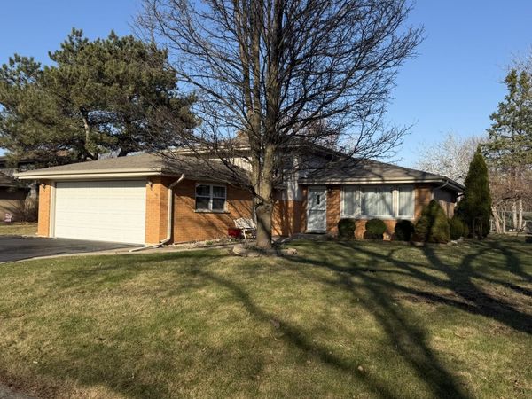 10631 S Lori Lane , Palos Hills, IL 60465