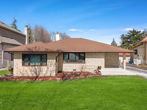 221 E Grantley Avenue , Elmhurst, IL 60126