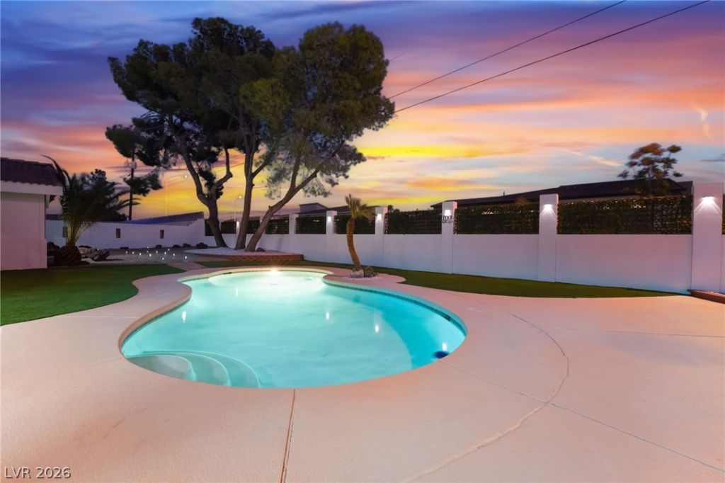 611 E Fairway Road, Henderson, NV 89015 Main Photo