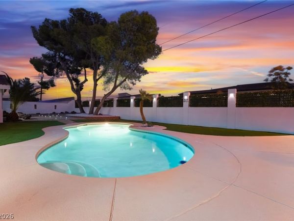 611 E Fairway Road, Henderson, NV 89015