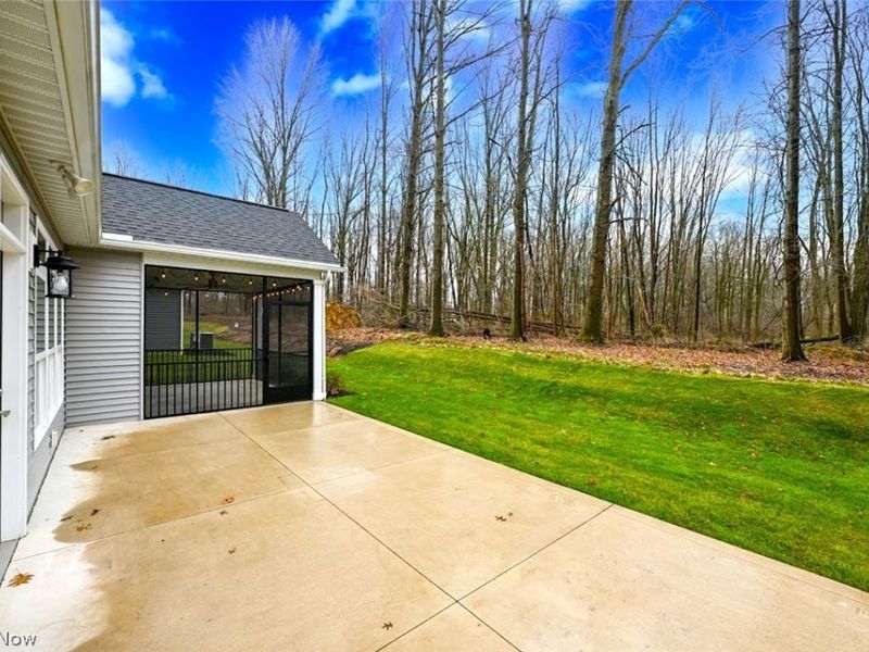 2080 Hawthorn Court, Green, OH 44720 Photo 3