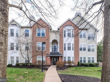 4132 FOUNTAINSIDE LANE, Unit 204, FAIRFAX, VA 22030