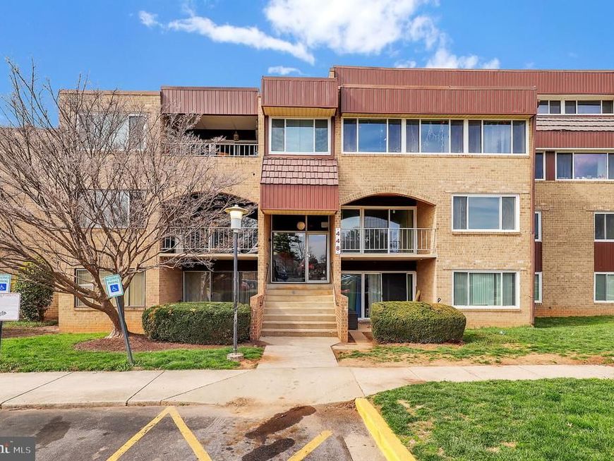 448 Girard Street, Unit 204, Gaithersburg, MD 20877 Main Photo