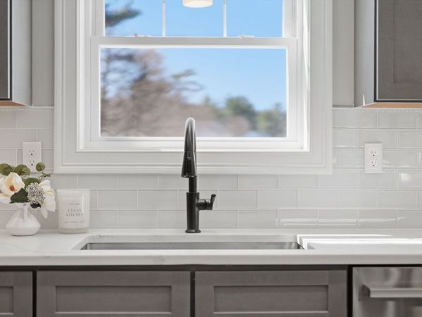 212 Montgomery Rd, Westfield, MA 01085