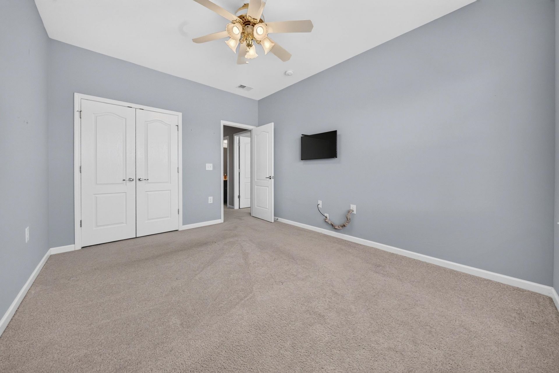 720 Pickering Dr. Photo 23