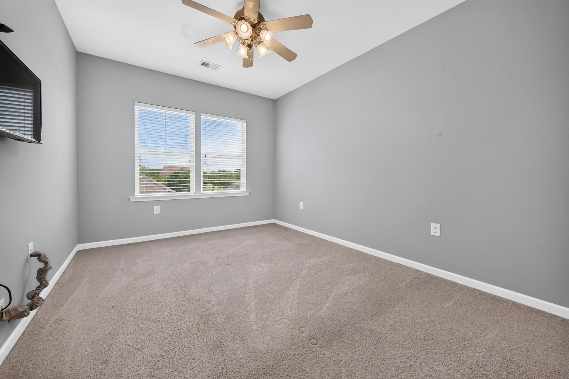 720 Pickering Dr. Photo 24