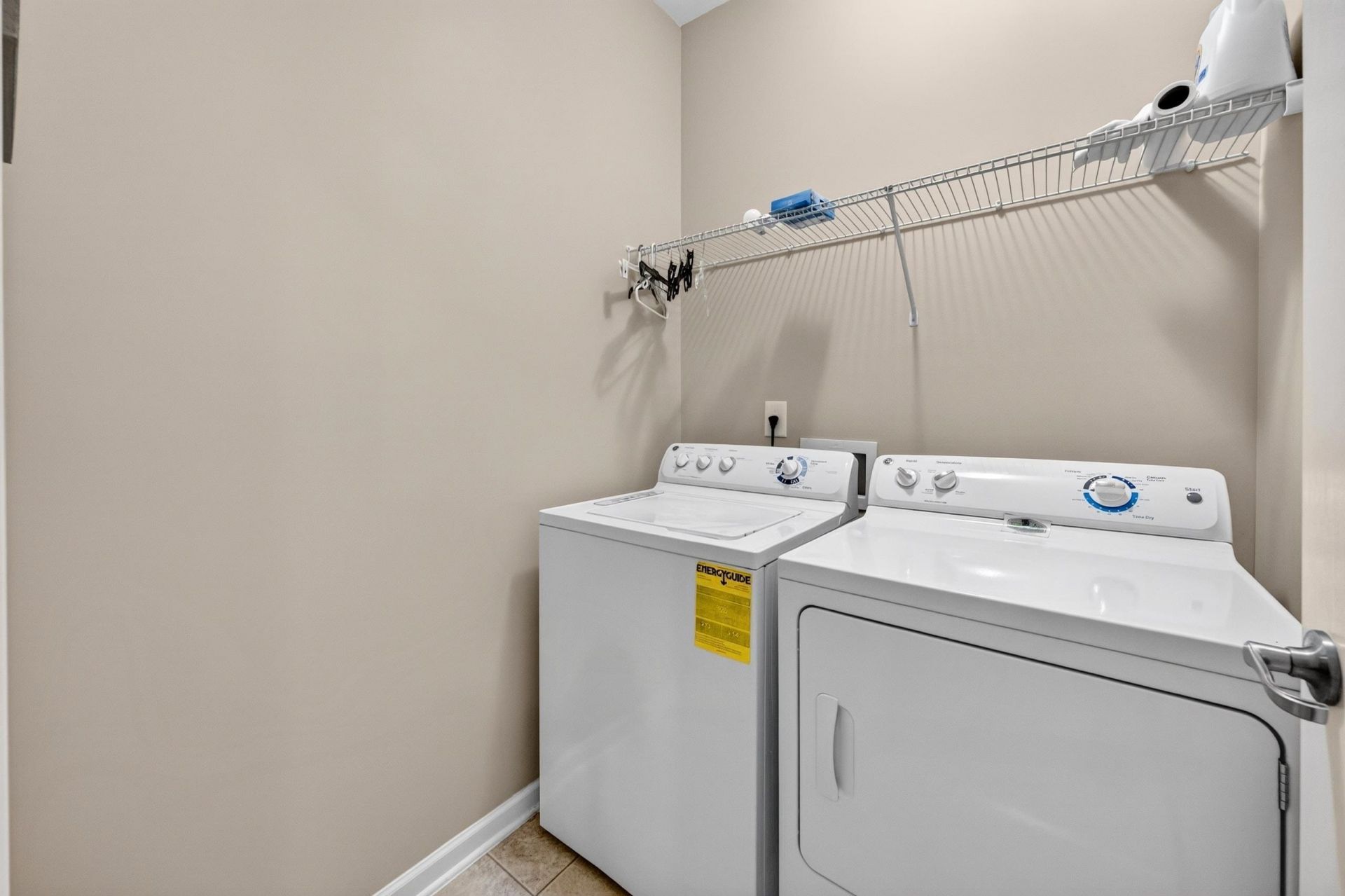 720 Pickering Dr. Photo 30