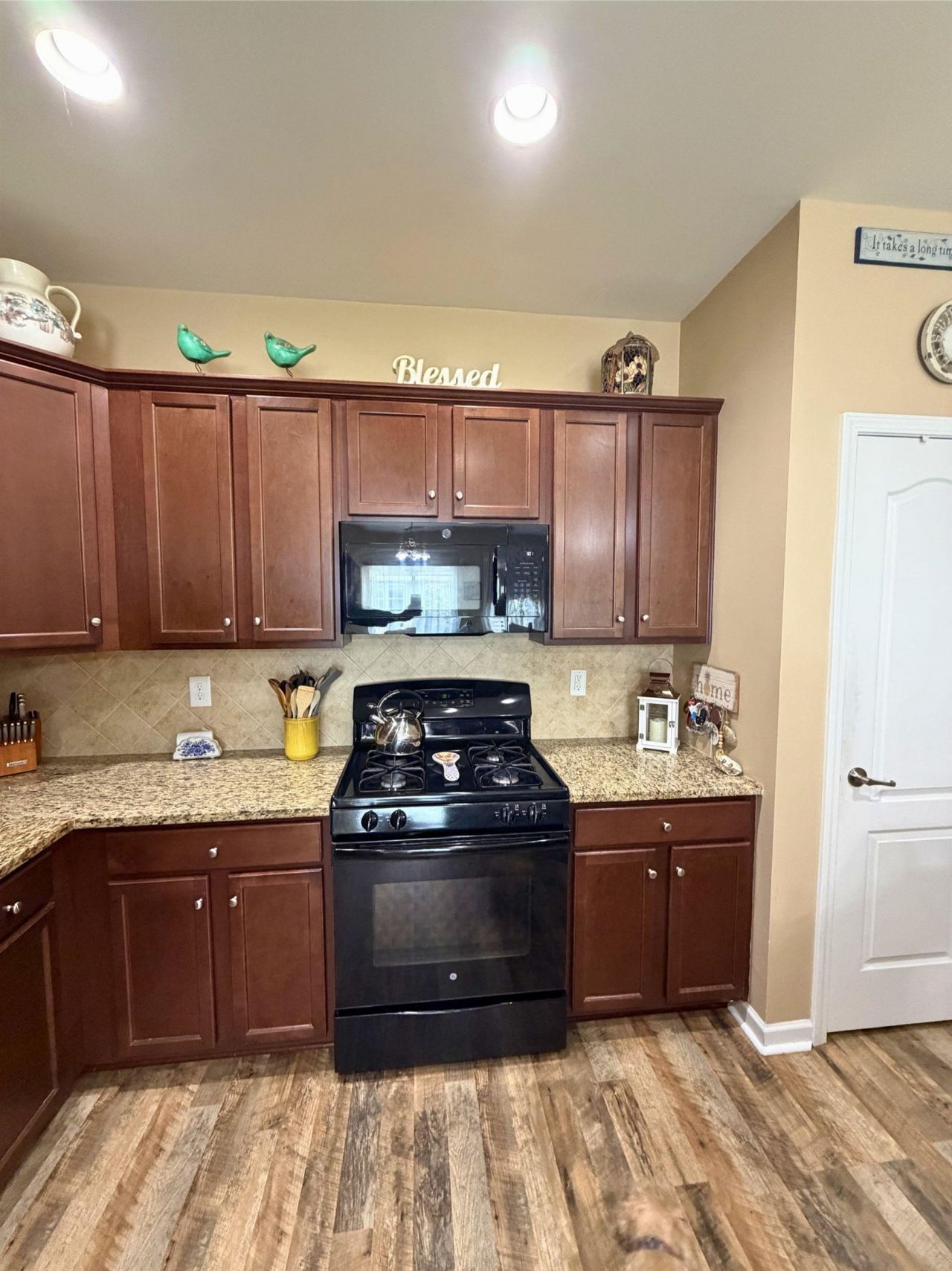 720 Pickering Dr. Photo 6