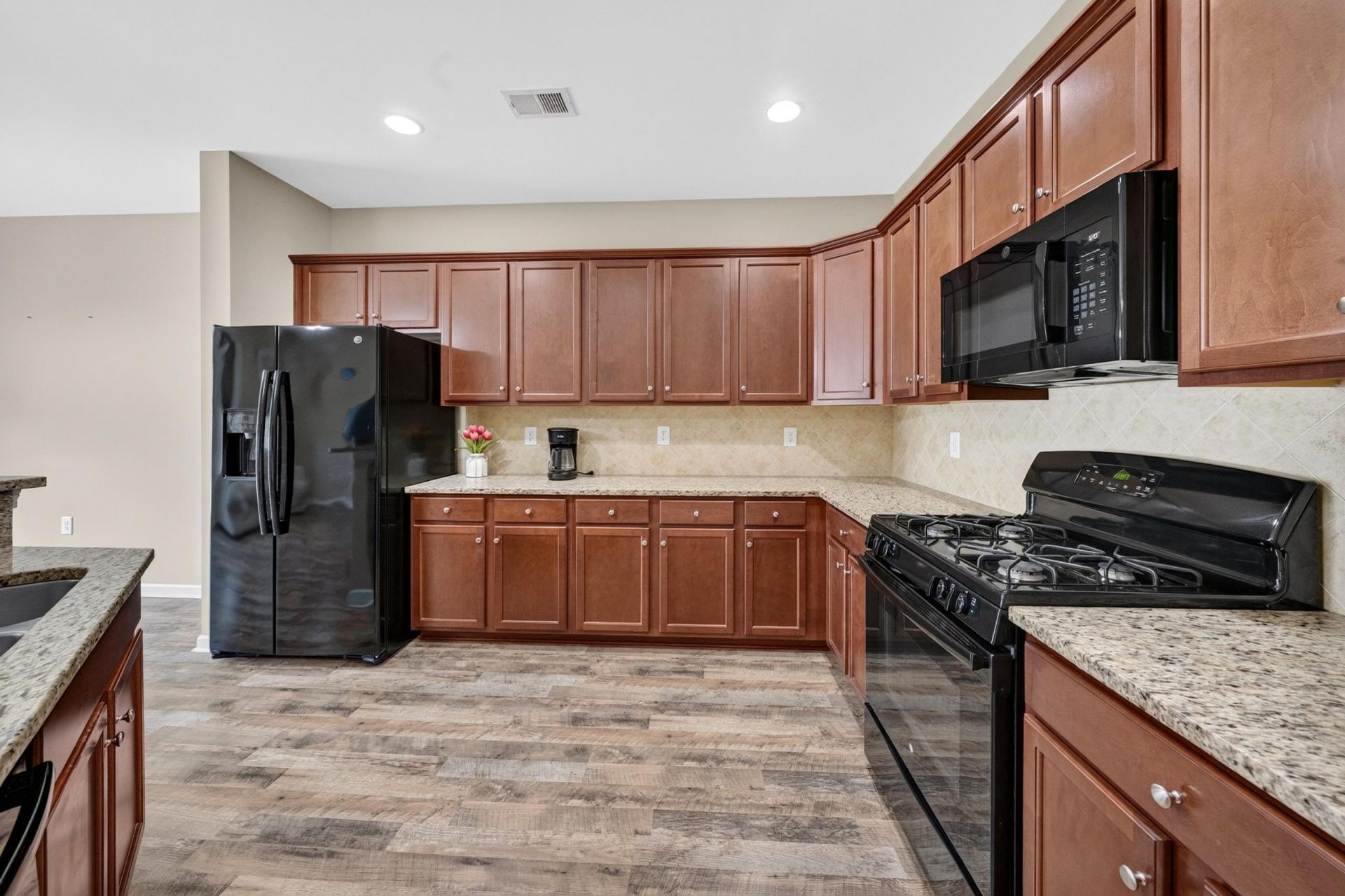 720 Pickering Dr. Photo 9