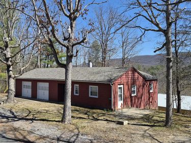 211 WaterTank Rd, Millboro, VA 24460