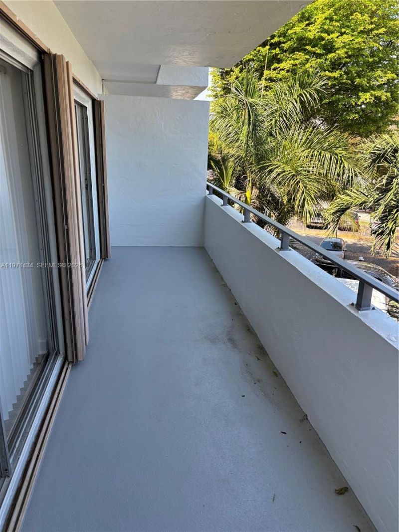 7900 Camino Cir, Unit 308, Miami, FL 33143 Photo