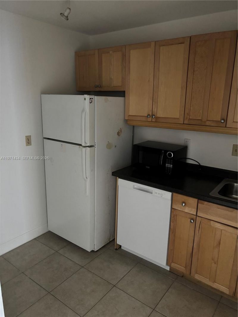 7900 Camino Cir, Unit 308, Miami, FL 33143 Photo